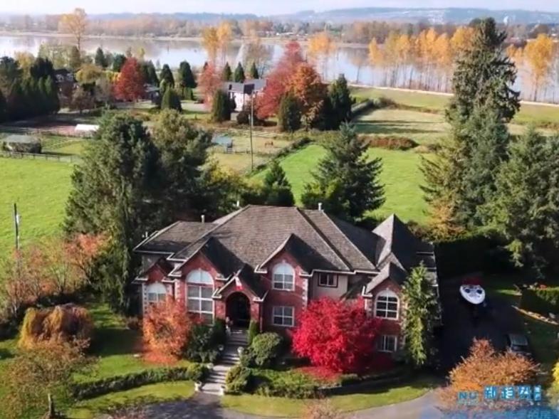 Cedar Manor Bed And Breakfast Pitt Meadows Exterior photo