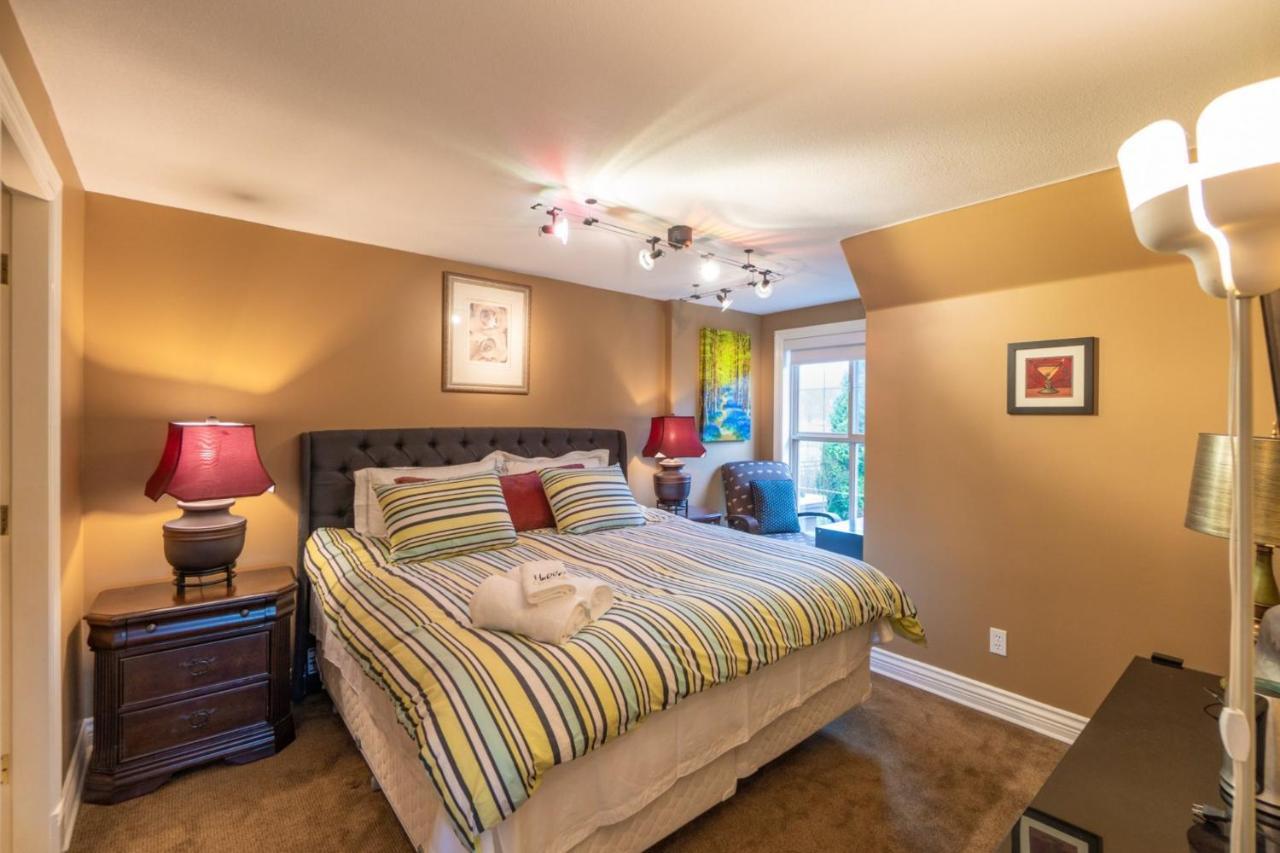 Cedar Manor Bed And Breakfast Pitt Meadows Exterior photo